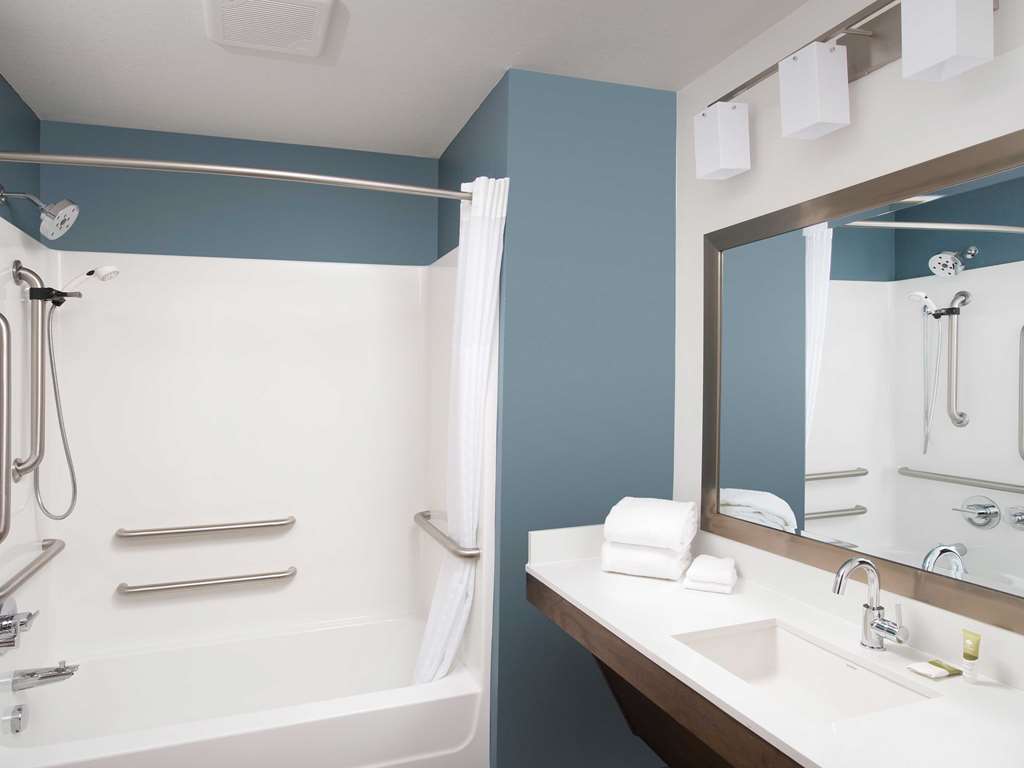 Woodspring Suites Carol Stream - Chicago Номер фото